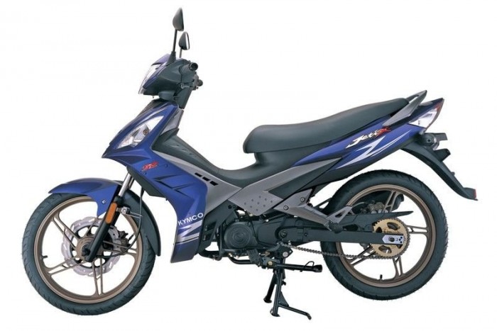 Autós vagyok, de robogózni akarok 2 A Kymco Jetix tajvani gép, technikájáról jókat hallani, nagy kerekével kevésbé fájnak neki és nekünk a kátyúk