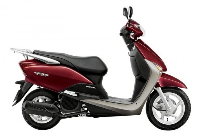 Autós vagyok, de robogózni akarok 6 | Vezess A Honda Lead bármely generációja jó választás, ha nem törik össze, járatják szárazon, sok baja nem lehet