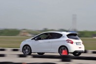 5,9 millió Ft a listaára, a Clio RS és a Fiesta ST is többe kerül