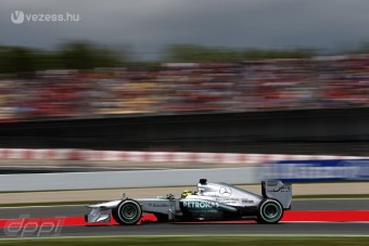 F1: Tarolt a Mercedes Barcelonában