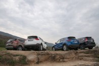 Aki klasszikus, sportos allűröktől mentes SUV-ra vágyik a Honda CR-V lehet jó választás, a Ford Kuga modern, fiatalos, a Mazda 175 lóerős motorjával vitán felül agilis, a Toyota pedig hatalmas teret kínál.