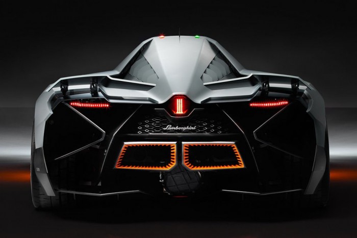 A világ legönzőbb sportkocsija 9 | Vezess Rejtett légterelők emelkednek elő, ha szükség van rájuk