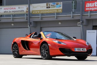 75 milliós McLarennel száguldottunk