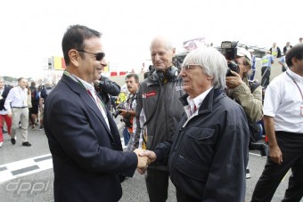 F1: Ecclestone a motorárakon háborog