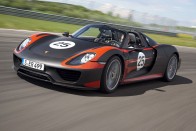 Porsche 918 Spyder: egyre kerekebb a kép 11