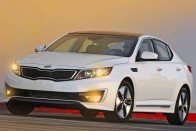 2. Kia Optima Hybrid. A Kia beválogatásából látszik, hogy a nőkben több a felelősség bolygónk iránt, mint a férfiakban. Mi egy tuningolt Mustangot tettek volna a második helyre