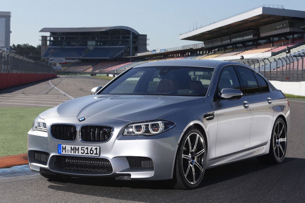 BMW M5 és M6 versenycsomaggal 1