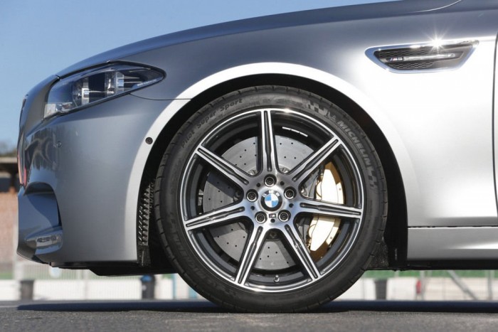 BMW M5 és M6 versenycsomaggal 7