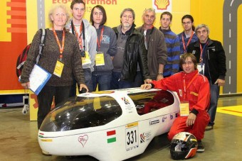 Budapest-Madrid egy liter benzinnel