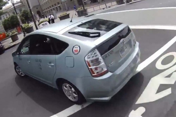 Mint a villám, csapott le a rendőr