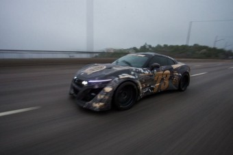Szupersportkocsi Nissan GT-R-ből