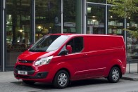 A Ford Transit Custom a Transit család középső tagja, az óriásira nőtt, jövőre várható Transit és a Connect között