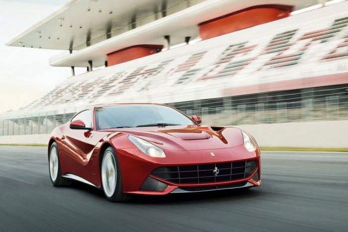 Top 10: a legdrágább magyarországi autók 8 3. Ferrari F12 Berlinetta - 84 951 520 Ft. Az 599 GTB utóda 740 lóerős, szívómotoros és szívdöglesztő. Nettó alapára 228 000 euró, amit felszorozva a napi árfolyammal, kiegészítve az áfával és a regadóval a harmadik legdrágább új autó hazánkban. Bár nem kapható, mert csak a márka legjobb ügyfeleinek ajánlották fel megvásárlását, érdekességkép álljon itt, hogy a közel 400 milliós LaFerrariból is elkelt egy darab. A hibrid szupersportautót egy hazánkban élő, olasz állampolgárságú üzletember rendelte meg a budapesti szalonban