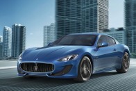 6. Maserati GranTurismo MC Stradale, kb. 48,7 millió Ft. Stílusával, Ferrari-eredetű motorjával és hasonlóan tébolyító hangjával lóg ki a sportkocsik közül a Maserati GranTurismo. Az MC Stradale 460 lóerős, 4,5 másodperc alatt éri el a 100-at, és sok nőt nagyjából ugyanennyi idő alatt meghódítasz vele