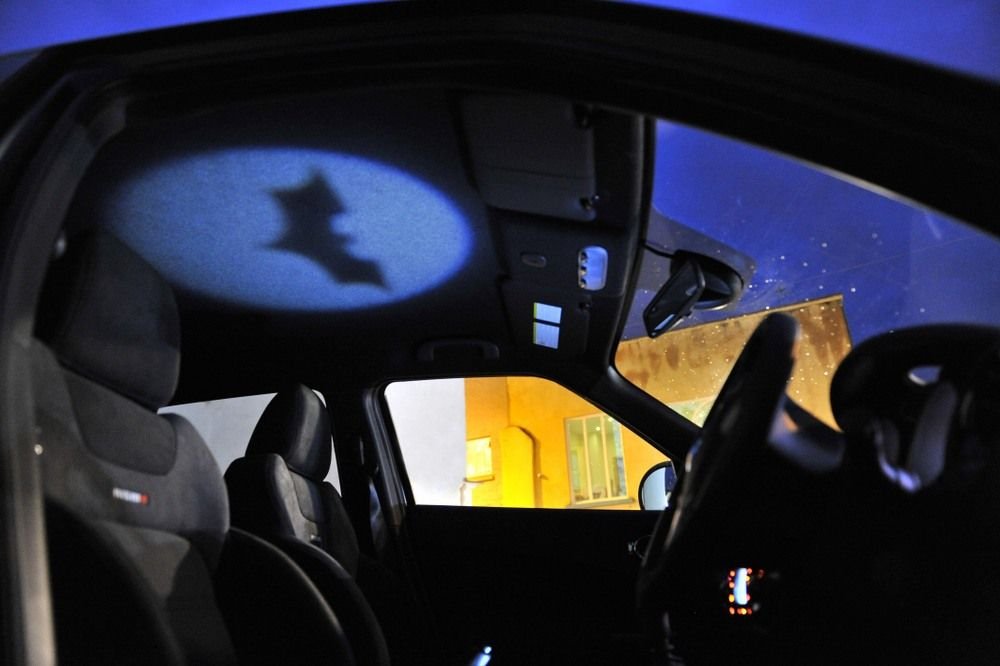 Batmobilt gyártott a Nissan 5