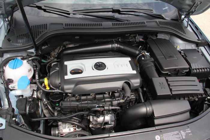 Új Superb: hozott is meg nem is 6 Négy benzines és három dízelmotor választható. Az 1,4 TSI 125, a 3,6 literes FSI 260 lóerős a benzinesekből