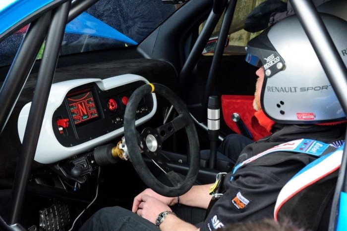 320 lóerős Renault-törpe 7