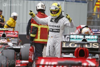 Vettel: Ezüst buszok kacsáztak előttem