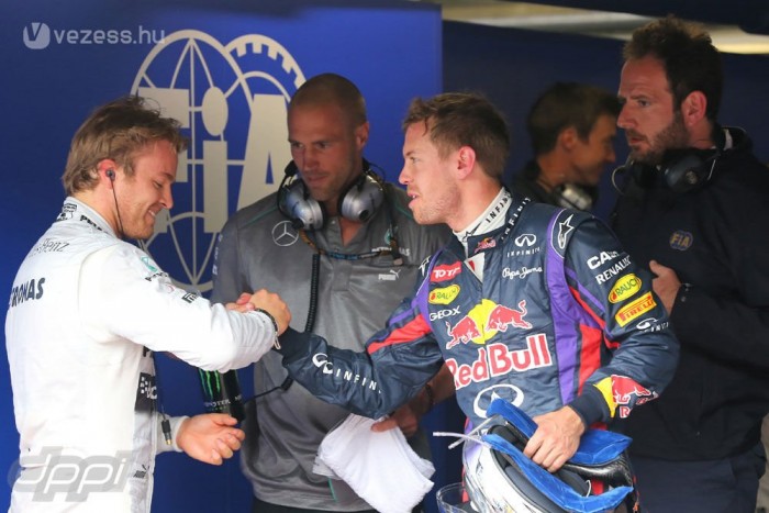 F1: Ha esik, ha fúj, tarol a Mercedes 6