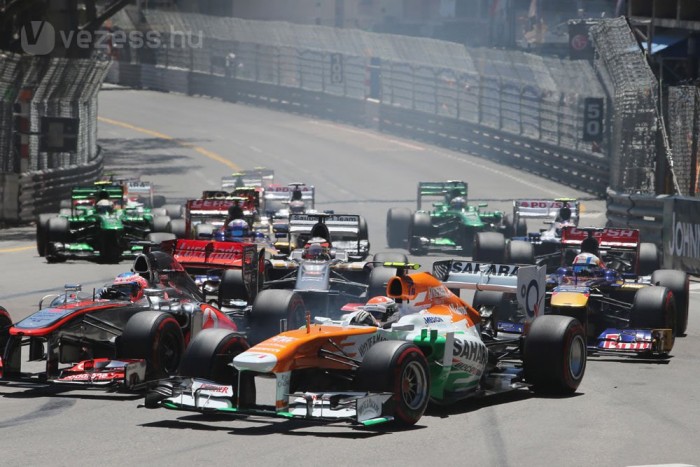F1: Így törtek az autók Monacóban – videó 1