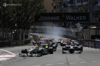 F1: Így törtek az autók Monacóban – videó 35