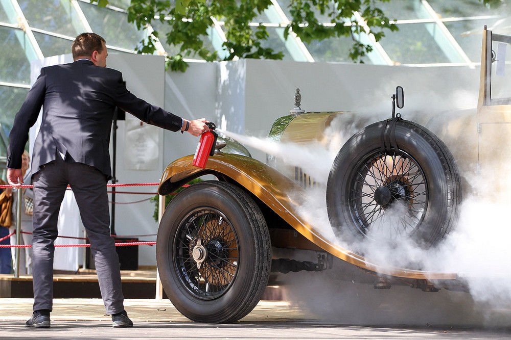 A vén Bentley odapörkölt a Ferrariknak 1