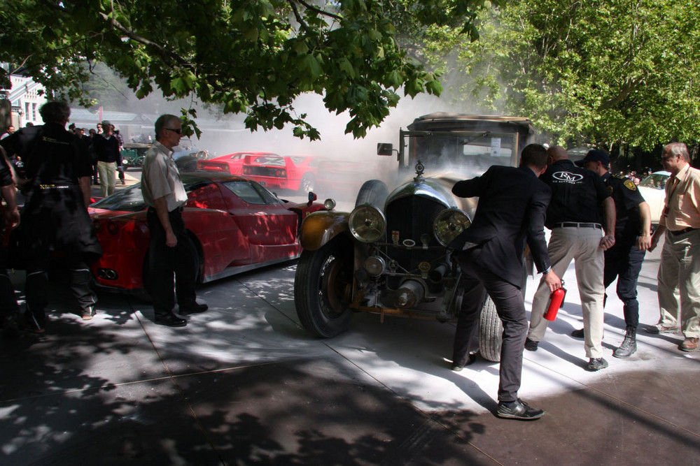 A vén Bentley odapörkölt a Ferrariknak 11