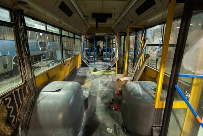 A felújítás során grafittálló burkolatokkal látják el az utasteret 