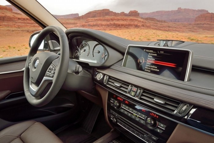 Videón a vadonatúj BMW X5 1