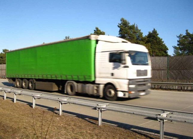 Kamionba dugták a lopott kisteherautót