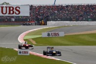 F1: Vettelék imádják Silverstone kanyarjait 23