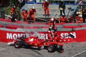 F1: Totálkáros lett Massa Ferrarija