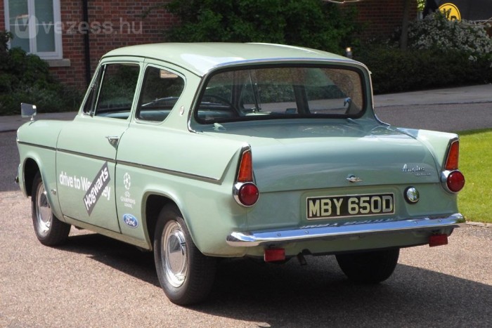 Vezettük Harry Potter repülő autóját 8 | Vezess Elvileg 26 másodperc alatt éri el a 100-as tempót, a valóságban dinamikusabbnak hat a kocsi, a sokkal közvetlenebb visszajelzések és zajok miatt