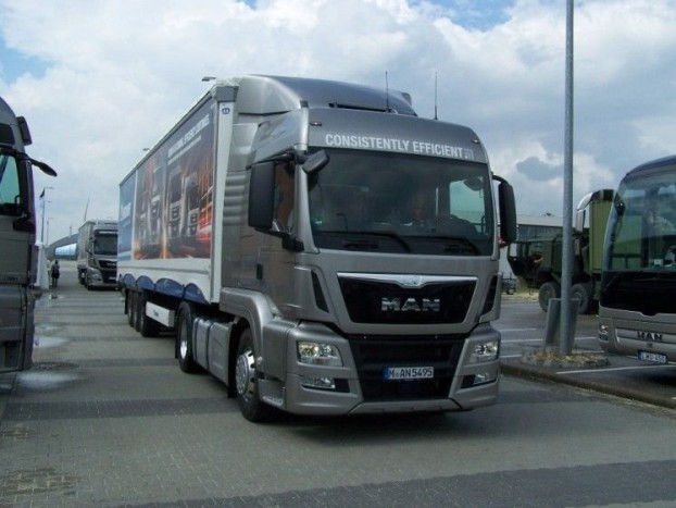 Bevonulnak az új Efficientline nyergesvontatók 