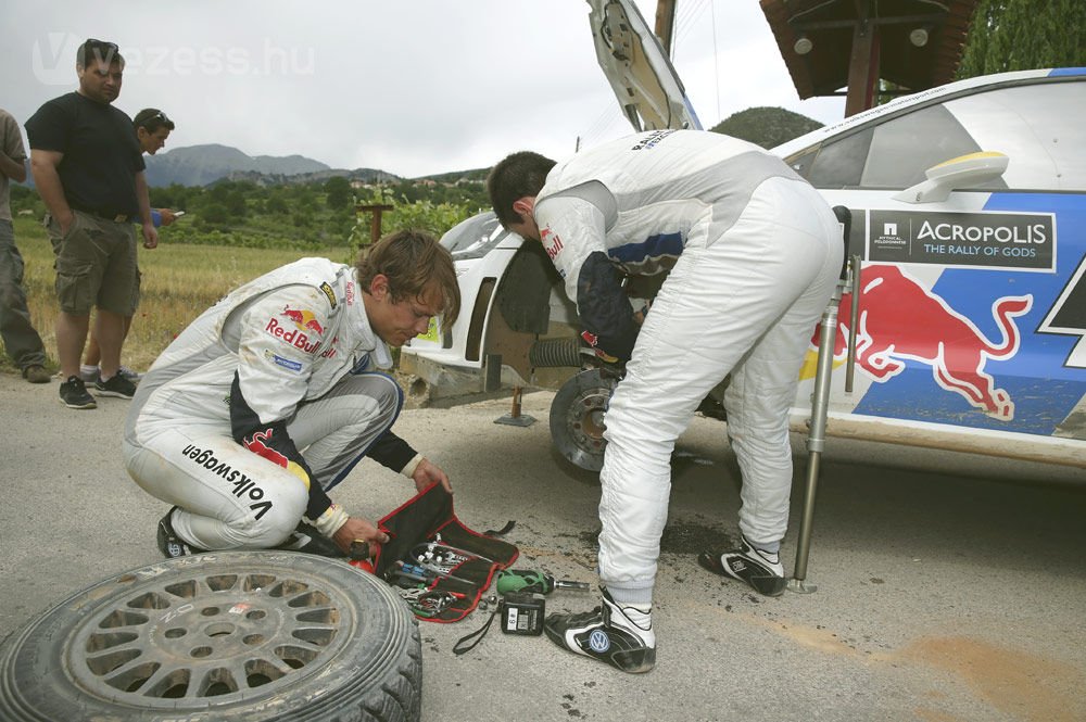 Latvala vezet az Akropolisz-ralin 18