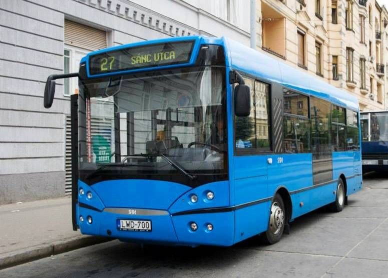 Magyar gyártmányú midibusz állt forgalomba a BKV-nál tegnap. Az egy évig bérleti konstrukcióban közlekedő típusból korábban negyven darabot hozott volna Budapestre egy alvállalkozó, de végül elmeszelték a tendert