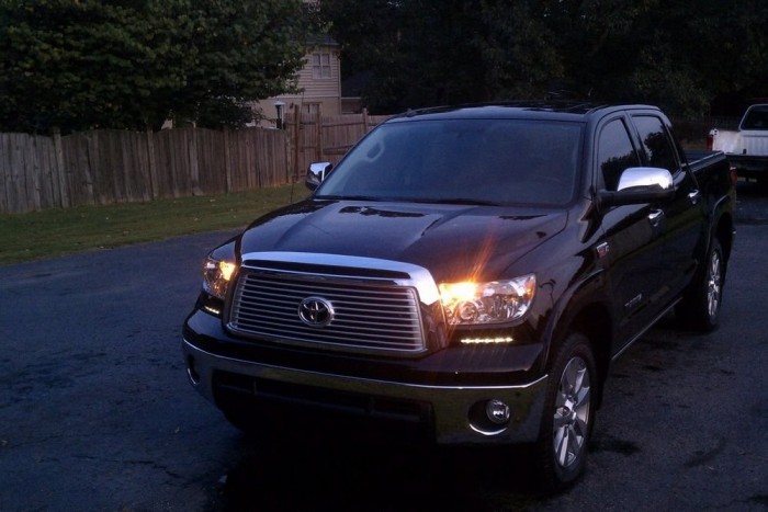 Nem csak LED-es menetjelző fény létezik, 10-20 wattos hagyományos izzókkal is készülnek DRL-lámpák