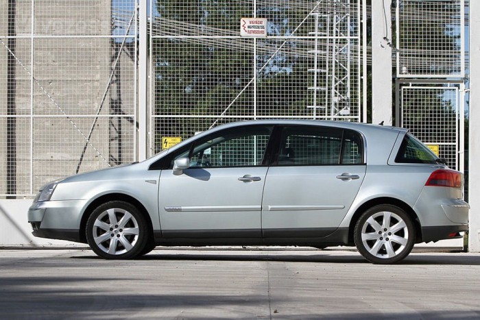 A Vel Satis hosszú és magas