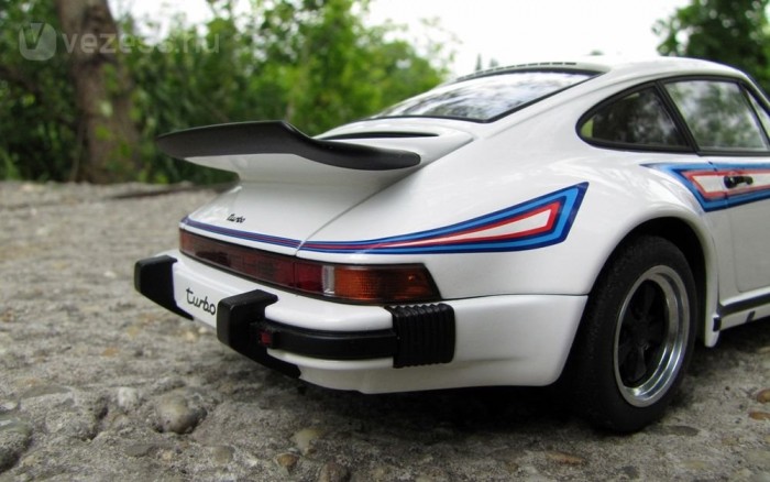 Összetett lökhárító, szép lámpacsík