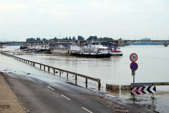 Lezárják a pesti rakpartokat
