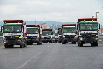 Próbaterhelés alatt az M0-s új hídja