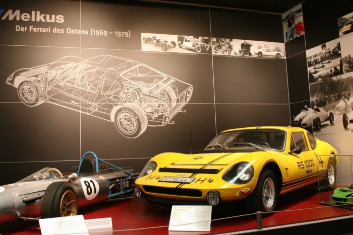 Top 10: A keleti blokk legszebb autói 32 5. Melkus RS 1000. Egyesek a keleti blokk Ferrariját látták a Wartburg alvázát és motorját átvevő sportautóban. Teljesítménye gondos tuning után 75 lóerőre nőtt. A versenyváltozatban egyenesen 100 lóerőt sikerült kifacsarni a Wartburg-blokkból, így a végsebesség elérte a 200 km/órát. Heinz Melkus autóversenyző álmából 1969-1979 között 101 darab készült.