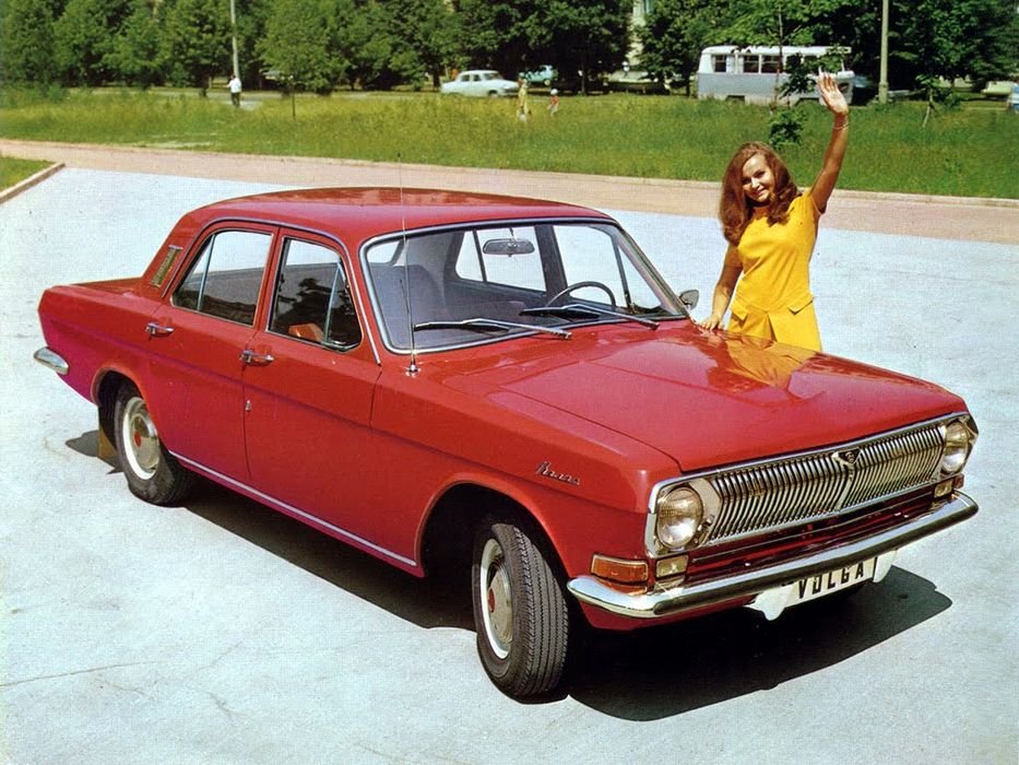 10. Volga M-24. Akkoriban keleti gyártásból, a Csajkán és a Tatrán innen, ez volt a presztízsautó. Tanácsi vezetők, téeszelnökök pöffeszkedtek benne. 80 lóerejével az M-24 tekintélyes, tágas és biztonságos autónak számított korabeli a felhozatalban