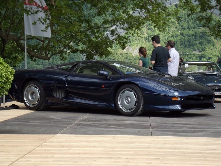 Jaguar XJ 220  1993