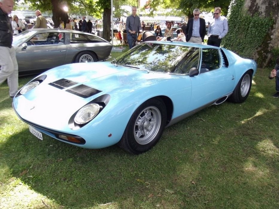 LAMBORGHINI MIURA