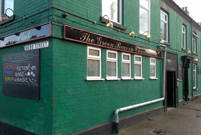 Két napig járt a hullával a csomagtartóban 6 | Vezess A pub, ahol a férfi szilveszter éjszaka dolgozott. Azon vesztek össze, hogy az asszony szóba állt a vendégekkel