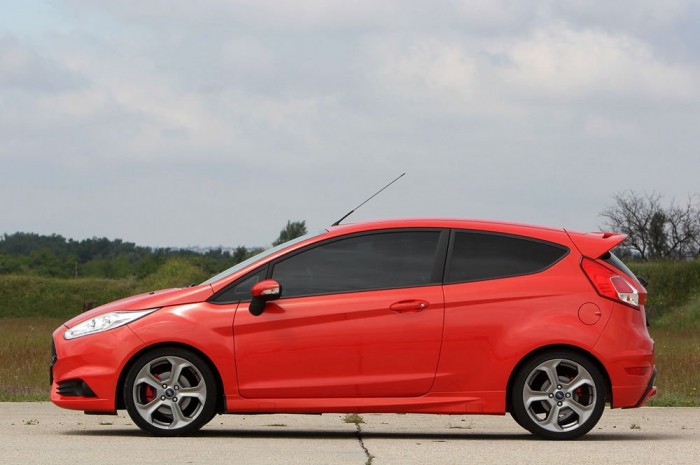 1,5 centiméterrel alacsonyabb típustársainál