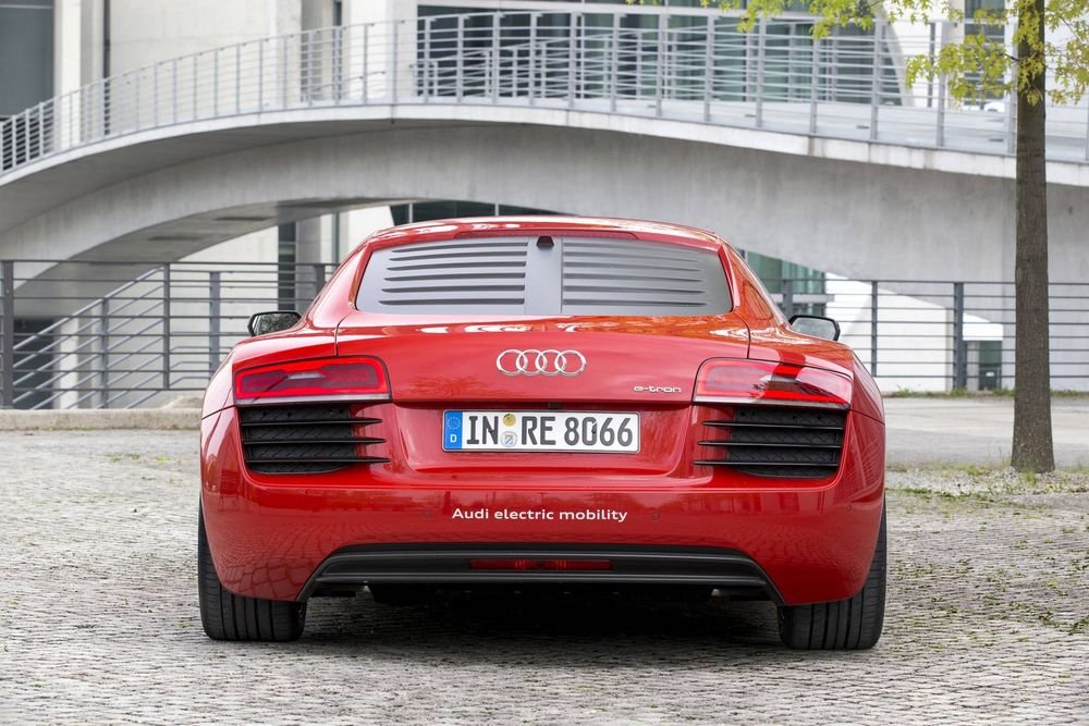 Audi R8 e-tron – Überkéj a konnektorból 20