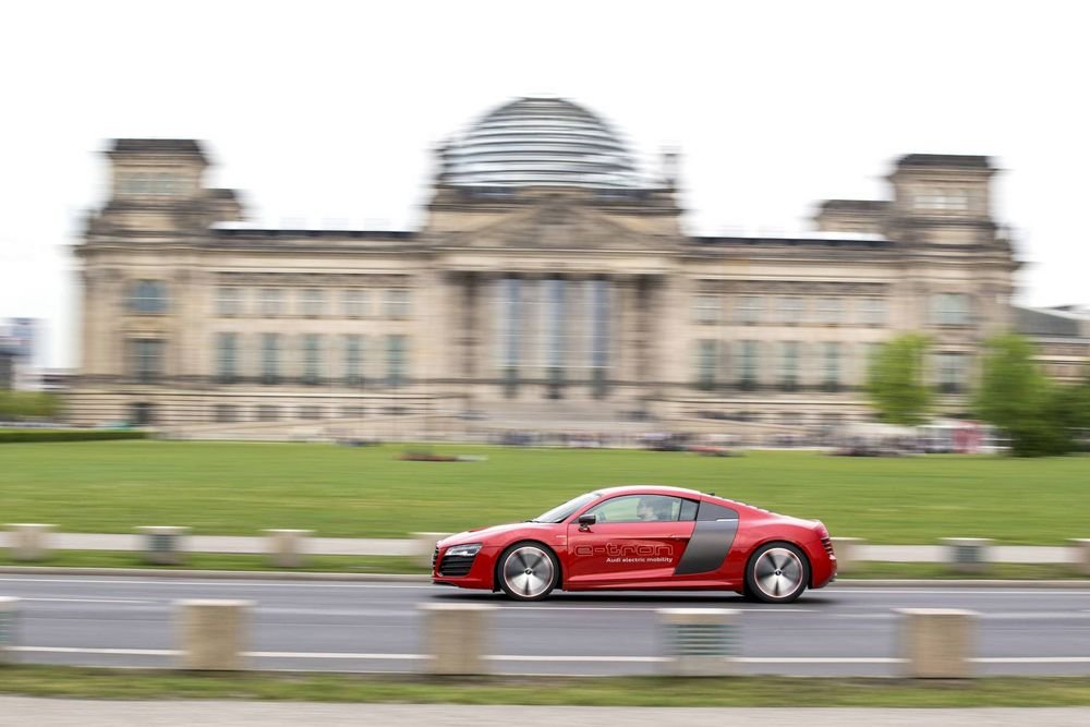 Audi R8 e-tron – Überkéj a konnektorból 22