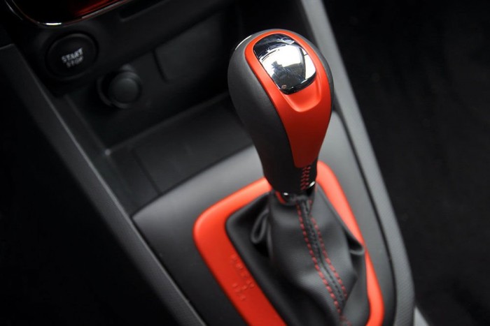 Kizárólag duplakuplongos váltóval rendelhető. Sajnos 